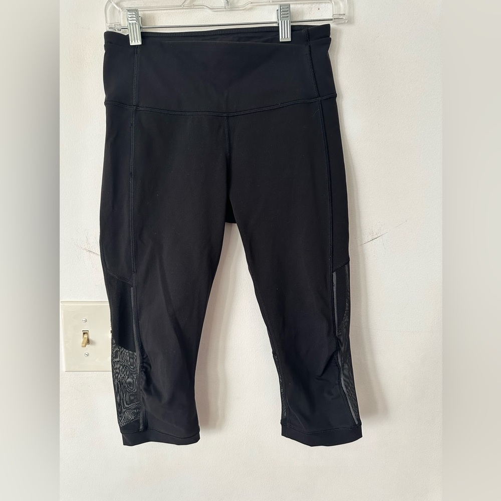 Lululemon capri leggings size 6